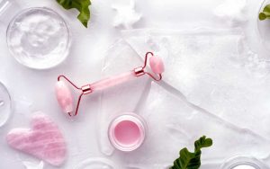 Face roller and gua sha stone